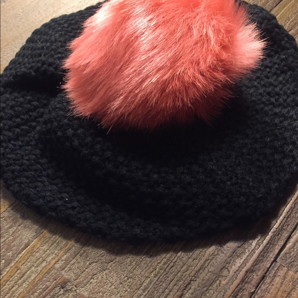 Anthropologie/Norla Canada Pom Pom Baret Hat NWT - Picture 3 of 8